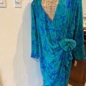 Vintage St Gillian DRess 100% Silk Blue Green Floral Wrap w Bow Size 22 NOS